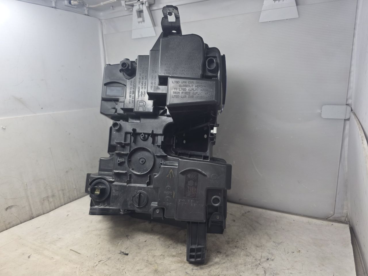2022 SILVRDO15 RH HEADLAMP NICE CONDITION 25K 32881 - image 16