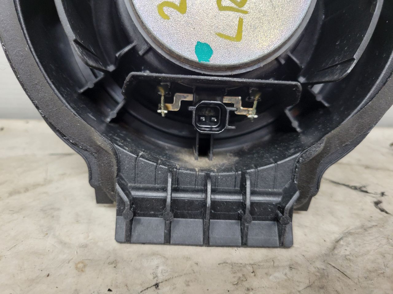 2022 SILVRDO15 REAR DOOR BOSE SPEAKER 86779189 32907 - image 8