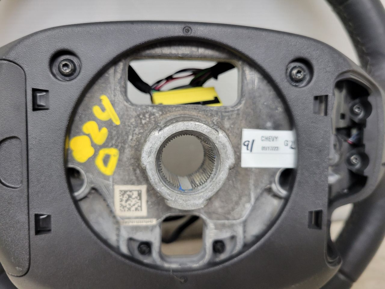 2022 SILVRDO15 BLACK LEATHER HEATED STEERING WHEEL 32918 - image 12