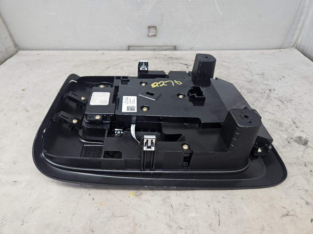 2023 SUBURBN15 OVERHEAD CONSOLE BLACK HOMELINK 32976 - image 10