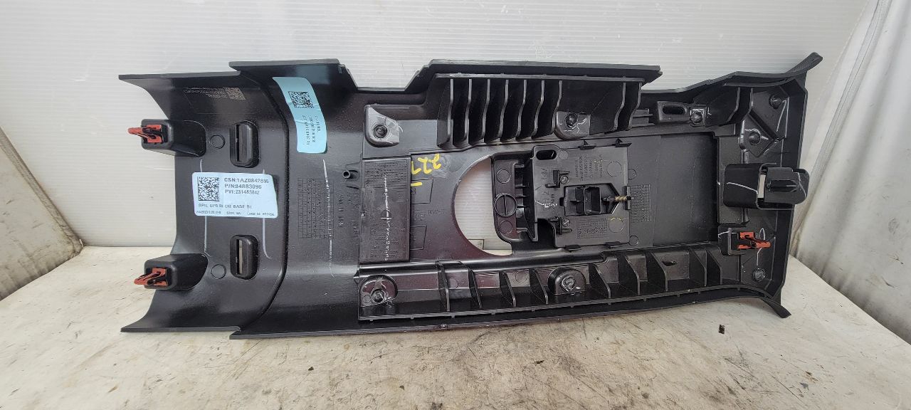 2023 SUBURBN15 RH UPPER B PILLAR TRIM 84883096 33078 - image 12