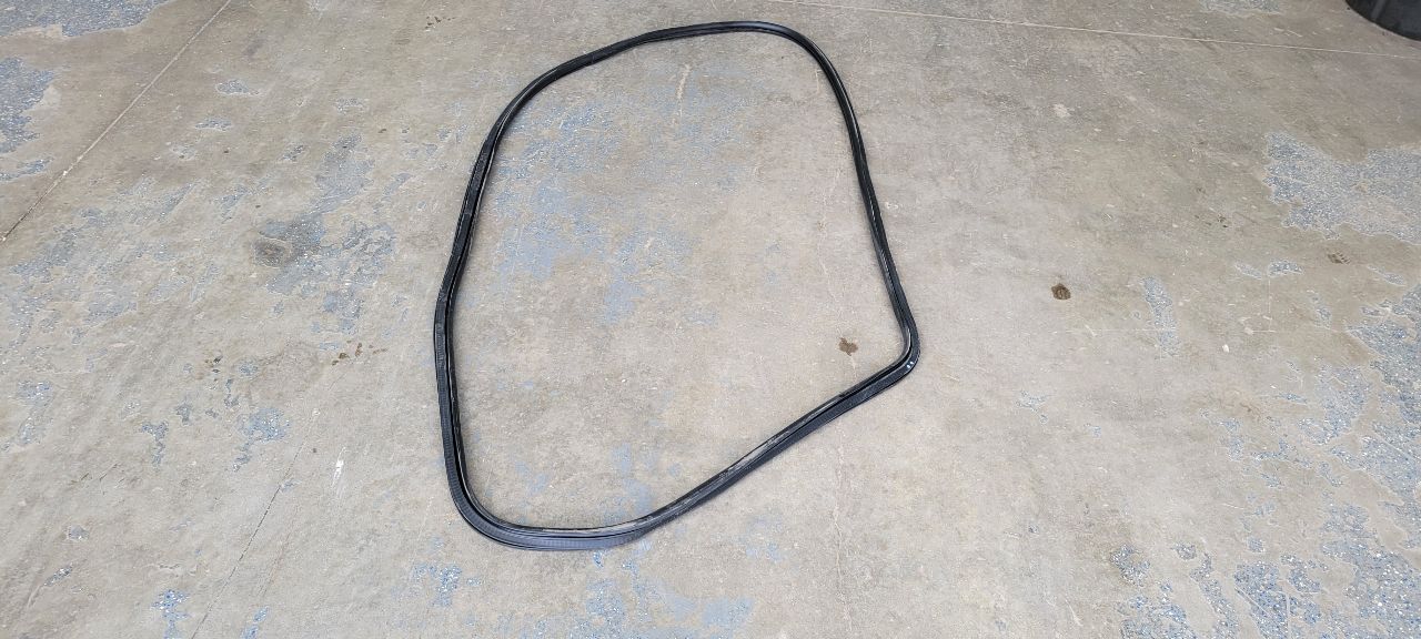 2023 SUBURBN15 LH FRONT DOOR WEATHERSTRIPPING 33107 - image 11