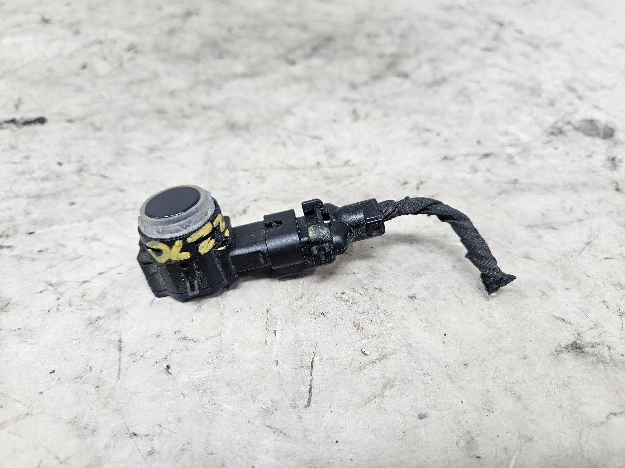 2023 SUBURBN15 OEM PARK SENSOR DARK BLUE GLU 33137 - image 6