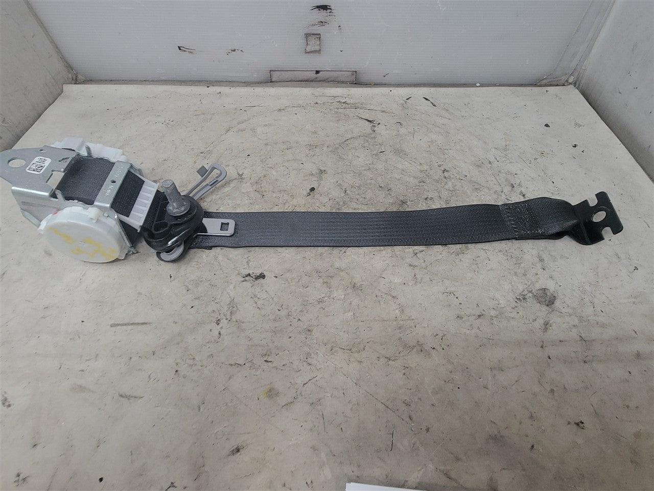 2017 SIERRA150 LH REAR SEAT BELT RETRACTOR BLACK 33331 - image 10