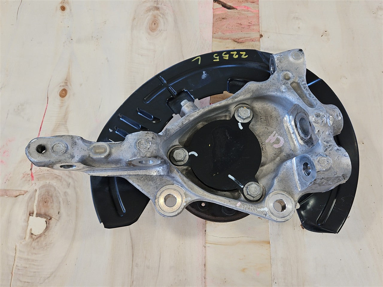 2016 CAMARO LH DRIVER FRONT SPINDLE W/HUB 33372 - image 10