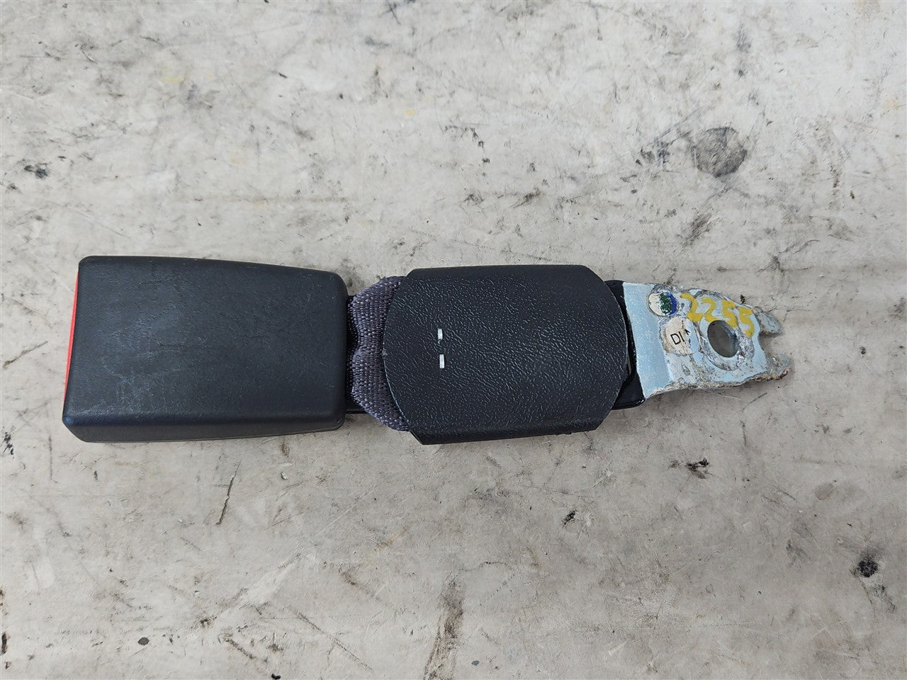 2016 CAMARO REAR SEAT BELT BUCKLE FITS LH OR RH 33402 - image 10