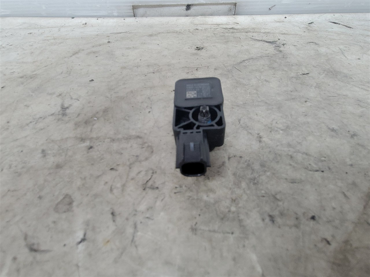 2014 CAMARO OEM FRONT END CRASH SENSOR 13502340 33527 - image 9