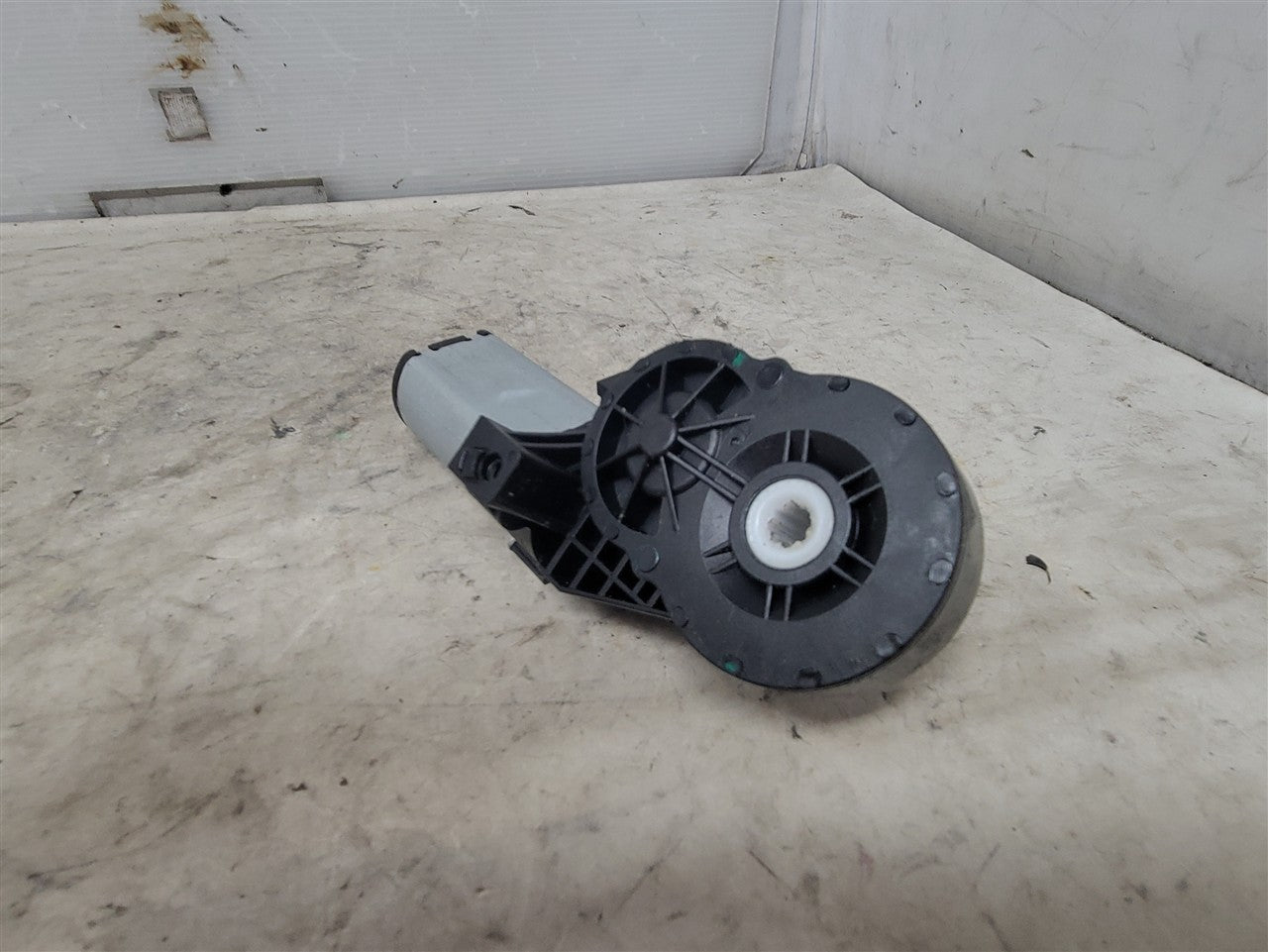2024 SILVERADO FRONT LH SEAT MOTORS SET OF 4 33593 - image 1
