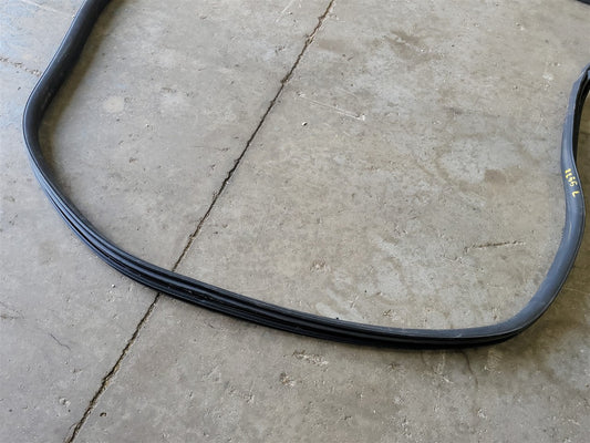 2013 CAMARO LH DRIVER DOOR WEATHERSTRIP 33720 - image 2