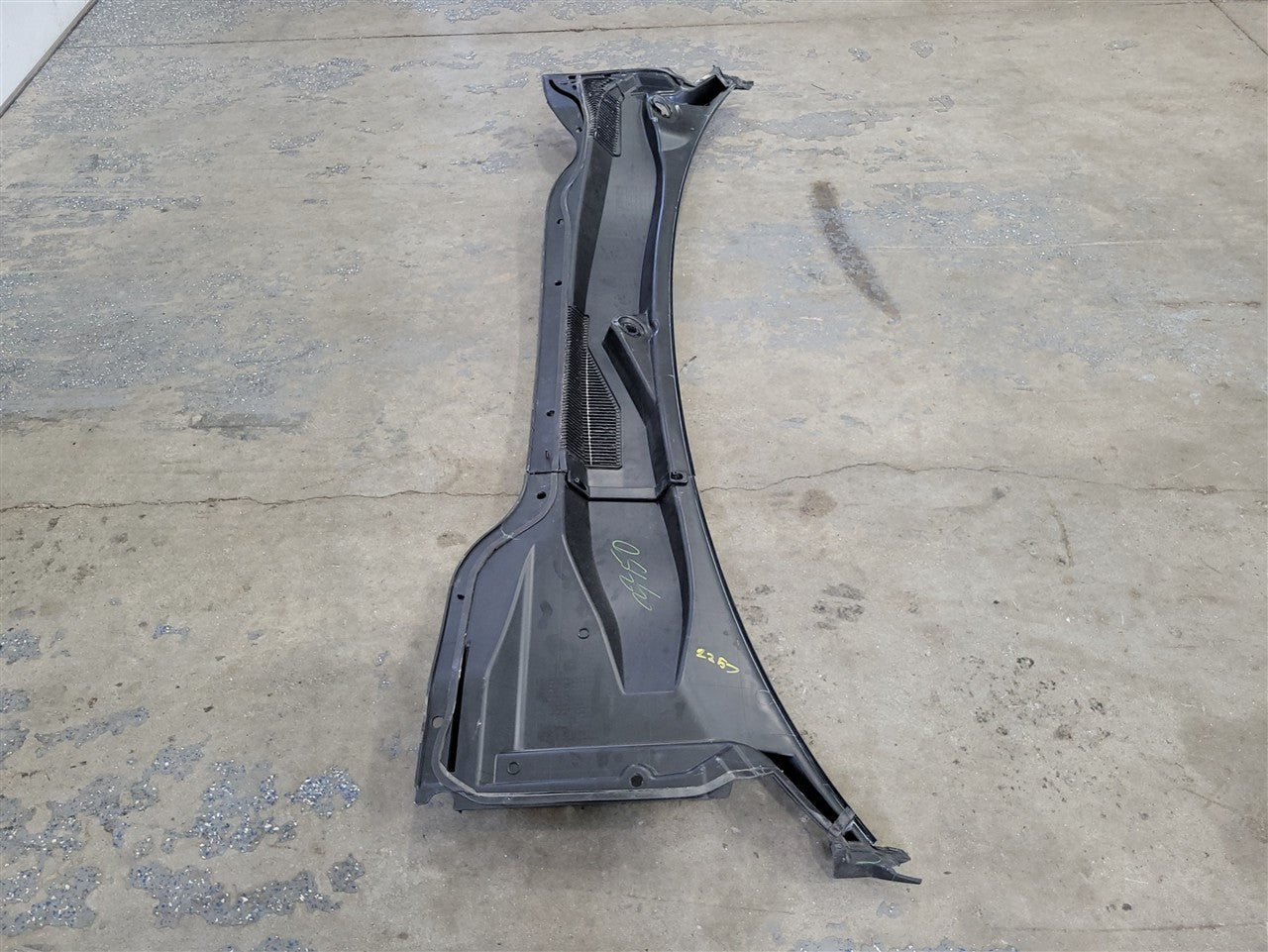 2013 CAMARO WINDSHIELD WIPER COWL TRIM PANEL 33785 - image 14