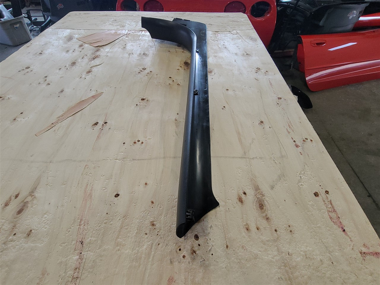 1999 CORVETTE RH PASSENGER DOOR SILL TRIM PLATE 33908 - image 10