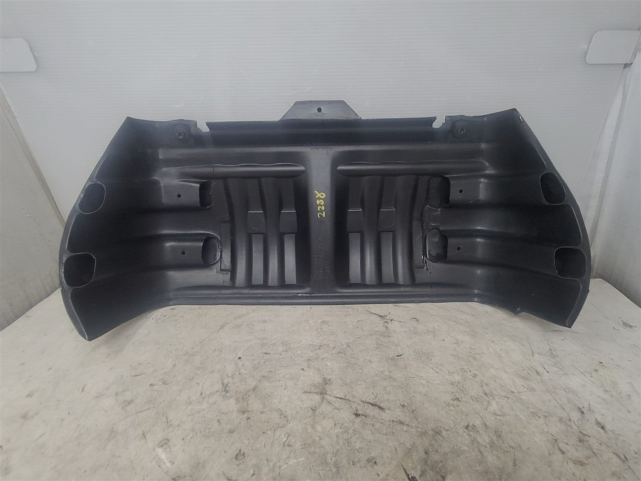1999 CORVETTE AIR FILTER DUCT COVER 25166558 33963 - image 9