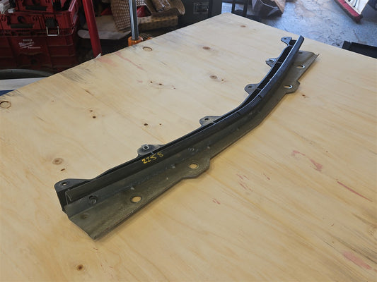 1999 CORVETTE FRONT BUMPER CENTER SUPPORT BRACKET 34000 - image 2