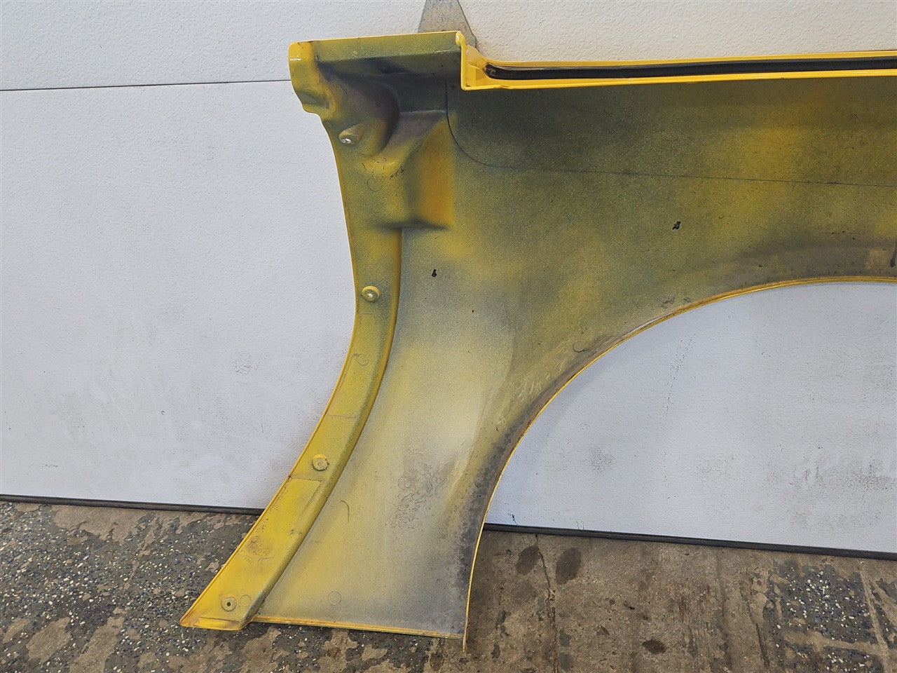 2005 CORVETTE RH PASSENGER QUARTER PANEL 000 MILLENIUM YELLOW PAINT CODE 79U / 5593 34032 - image 13