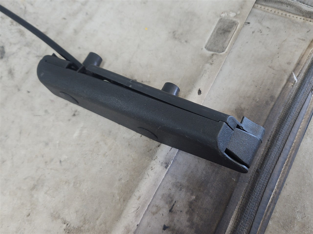 2005 CORVETTE RH DOOR LATCH & EMERGENCY RELEASE HANDLE 34100 - image 12
