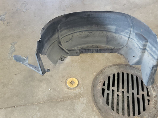 2005 CORVETTE LH DRIVER REAR WHEEL INNER FENDER LINER 34102 - image 2
