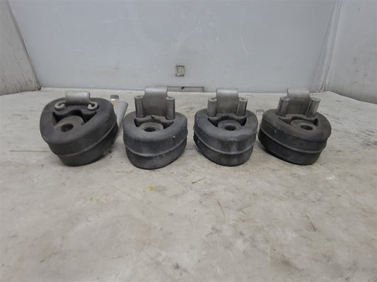 2005 CORVETTE SET OF 4 EXHAUST MUFFLER HANGERS BRACKETS WITH RUBBER ISOLATORS. 34137 - image 2