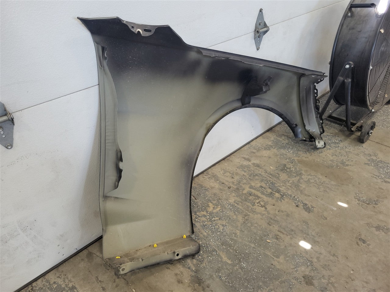 2016 CAMARO LH FENDER BLACK GBA 5D1 2 SMALL DENTS 34252 - image 12