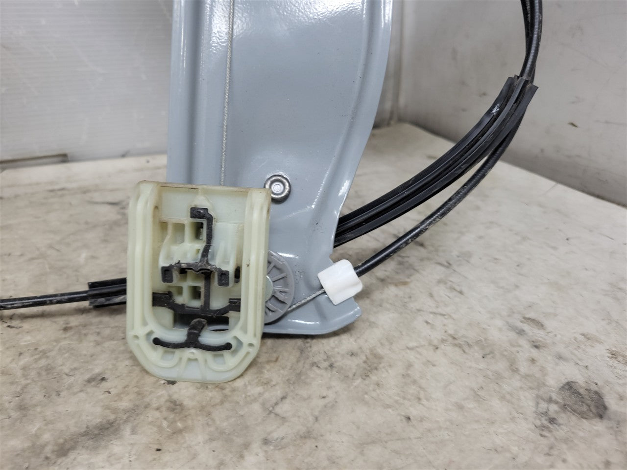2023 SIERRA150 RH FRONT WINDOW REGULATOR & MOTOR 34361 - image 2