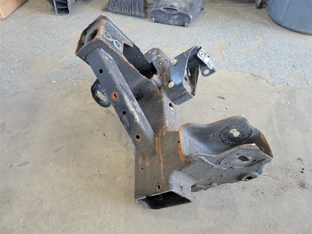 2023 SIERRA FRONT RH FRAME HORN CUT ONLY 34372 - image 12
