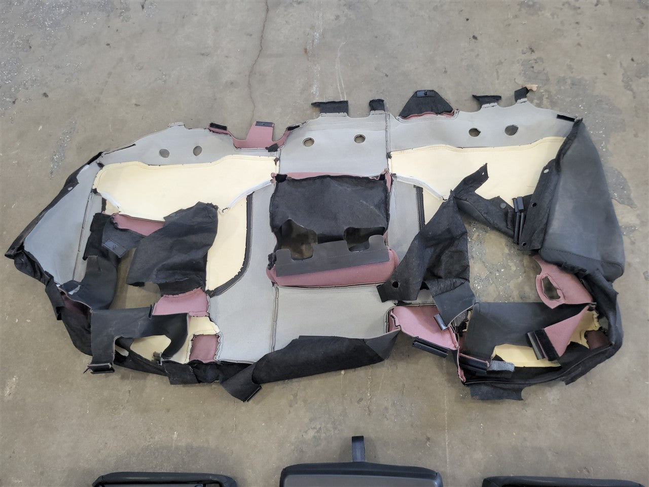 2023 SIERRA REAR AT4 SEAT COVERS BLACK WITH KALAHARI ACCENTS 34487 - image 30