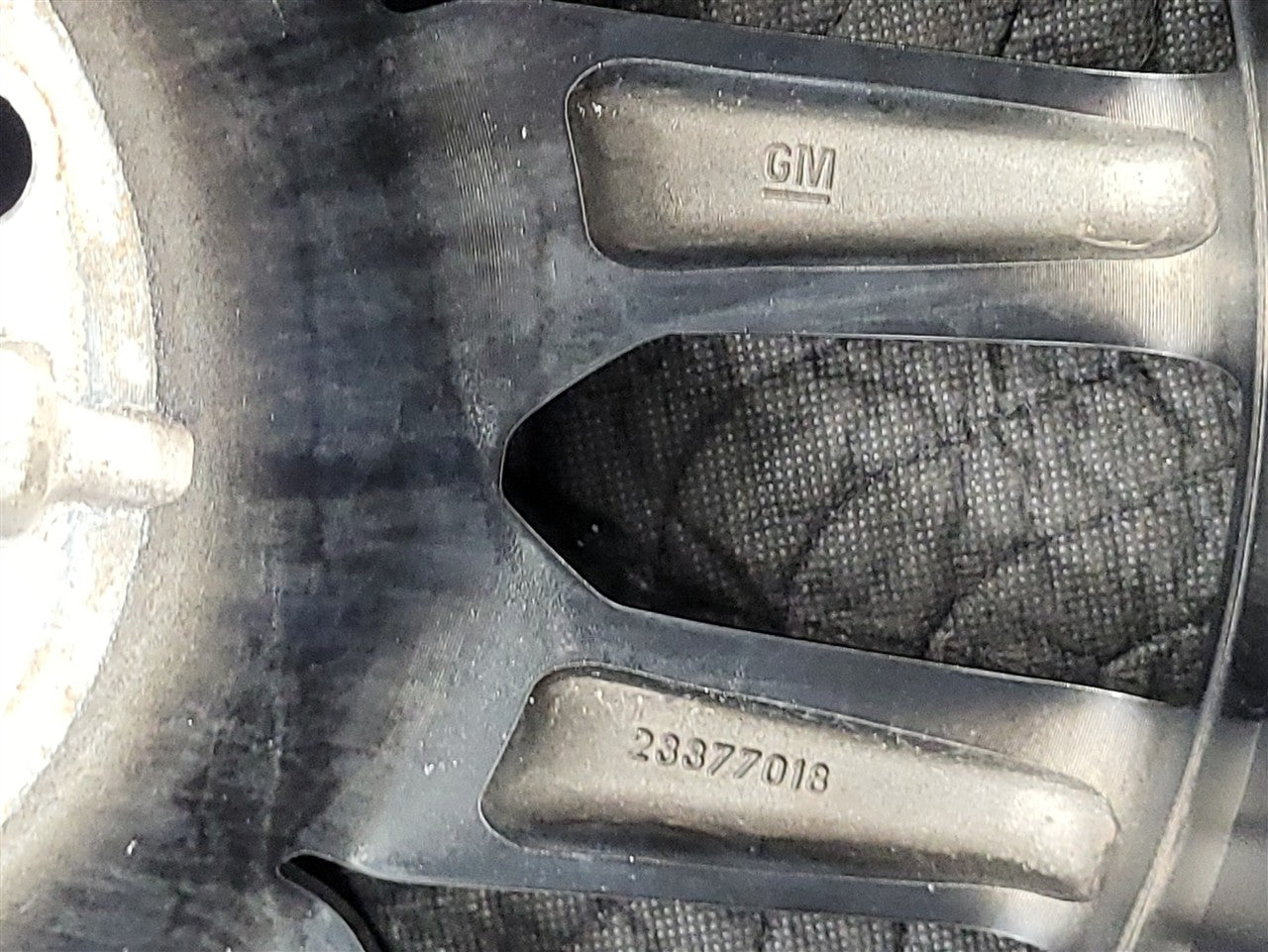 Used OEM 2023 SIERRA AT4 20" WHEEL BLACK WITH MACHINED FACE 23376228, actual item photo 20