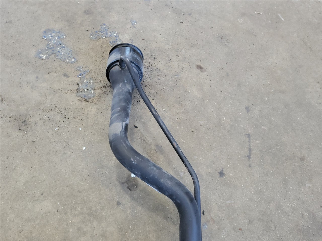 Used OEM 2010-2015 CAMARO FUEL FILLER NECK 22925350, actual item photo 13