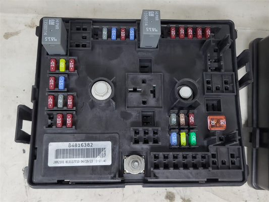 Used OEM 2021-2024 EXPRESS SAVANA INTERIOR CABIN FUSE BOX 84816382, actual item photo 2