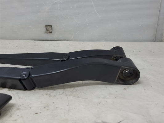Used OEM 2016-2024 CAMARO WINDSHIELD WIPER ARMS PAIR LH RH BLACK, actual item photo 2
