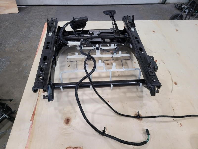 2011 CAMARO FRONT PASSENGER RH SEAT TRACK 839 - image 13