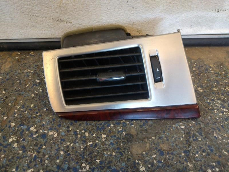 2010 ESCALADE LH DASH VENT W/RUBY TRIM 15863360 1009 - image 1