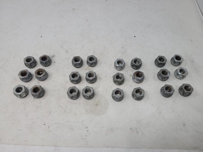 2013 YUKON SET OF 24 OEM LUG NUTS 1018 - image 3