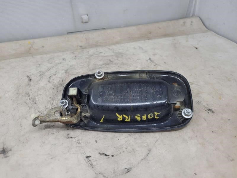 2004 YUKONXL15 OEM RH PASSENGER REAR DOOR HANDLE BL 1036 - image 7