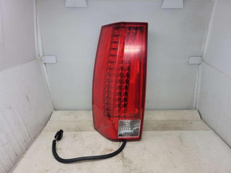 2008 ESCALAESV LH DRIVER TAIL LIGHT WITH HARNESS 1056 - image 1