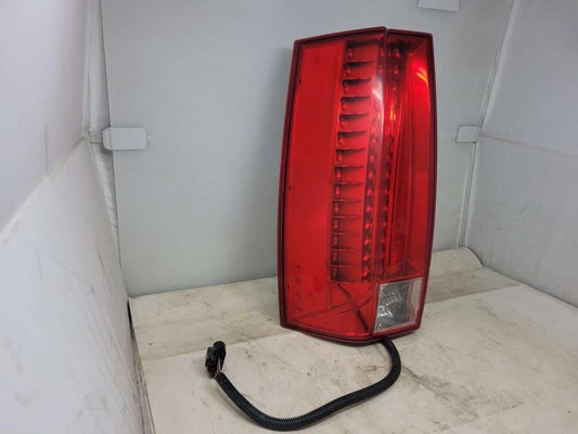 2008 ESCALAESV LH DRIVER TAIL LIGHT WITH HARNESS 1056 - image 2