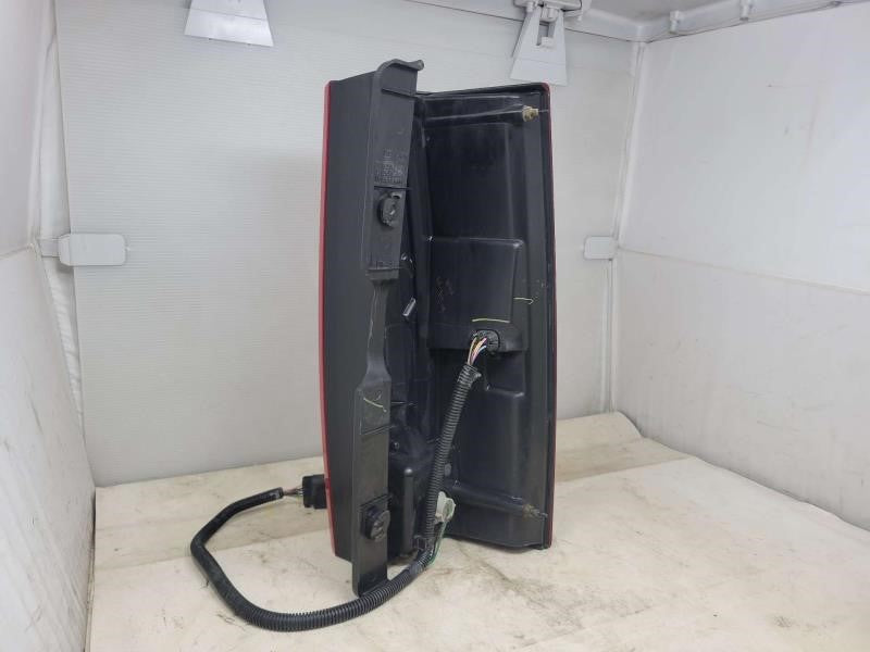 2008 ESCALAESV LH DRIVER TAIL LIGHT WITH HARNESS 1056 - image 7