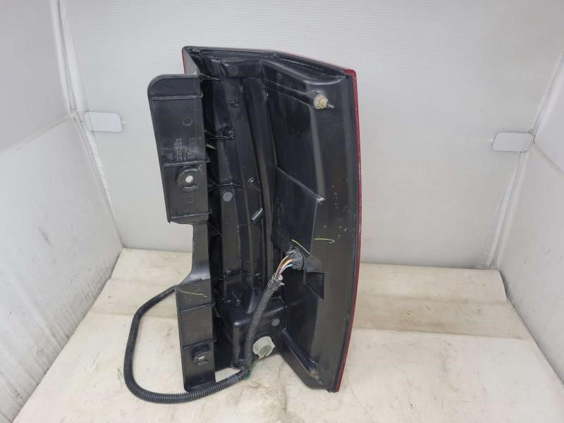 2008 ESCALAESV LH DRIVER TAIL LIGHT WITH HARNESS 1056 - image 8