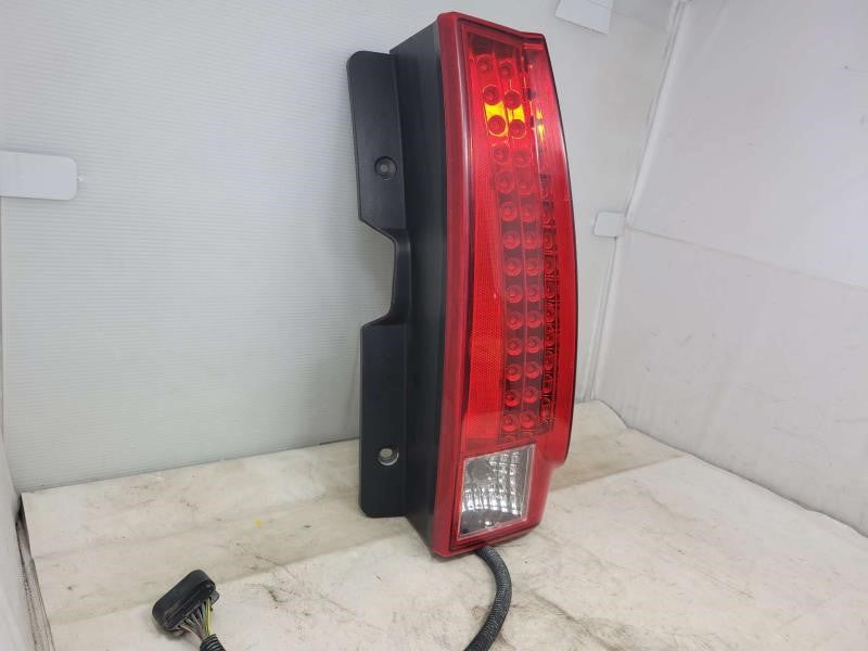 2008 ESCALAESV RH PASSENGER TAIL LIGHT WITH HARNESS 1057 - image 3