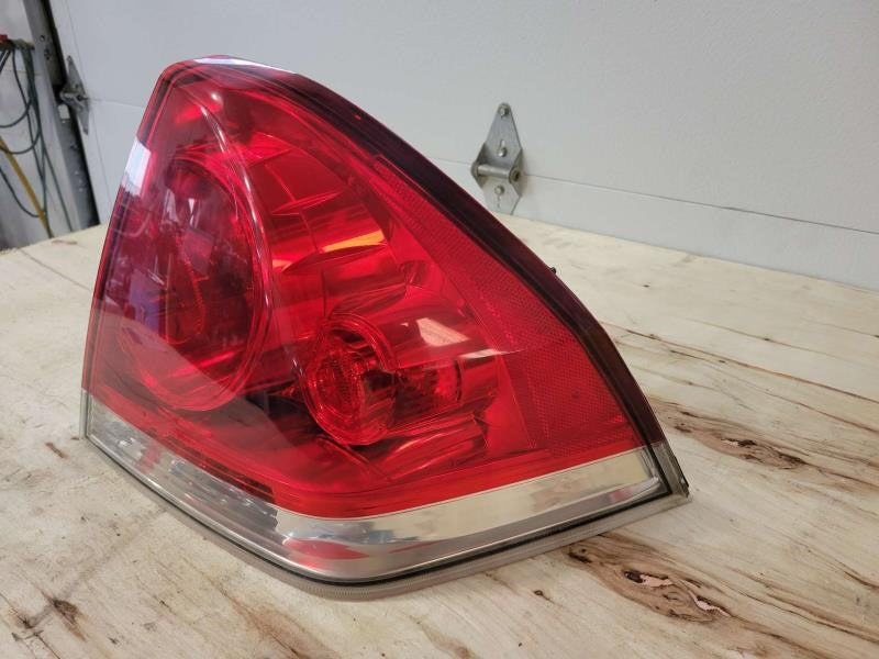 2010 IMPALA RH PASSENGER TAIL LIGHT 15873297 1062 - image 2