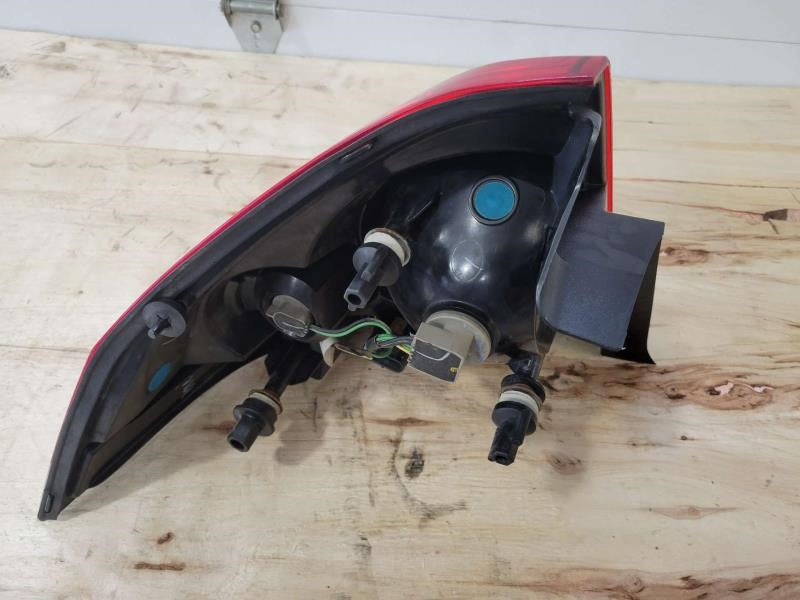 2010 IMPALA RH PASSENGER TAIL LIGHT 15873297 1062 - image 4