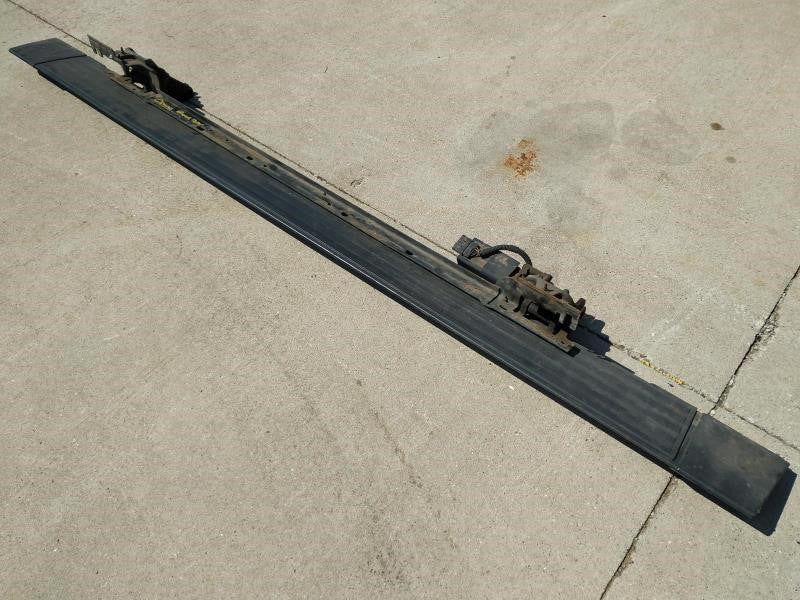 2008 ESCALAESV RH POWER RUNNING BOARD, WORKS GOOD 1098 - image 4