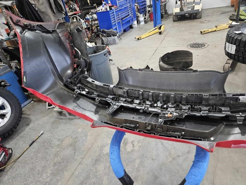 2020 CAMARO REAR BUMPER RED QUAD TIP NPP SCRATCH 1119 - image 19