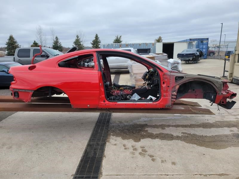 2006 GTO SHELL, RED, BARE, LIGHT HIT IN FRONT 1120 - image 6