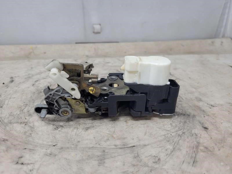 2004 ESCALADE RH PASSENGER REAR DOOR LATCH LOCK AC 1126 - image 3