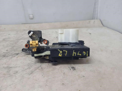 2005 ESCALADE LH DRIVER REAR DOOR LATCH LOCK ACTUA 1128 - image 2
