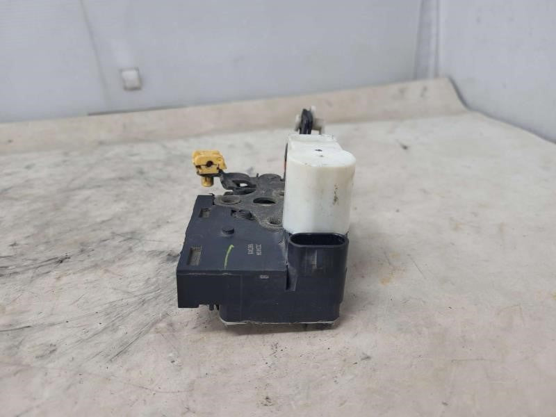 2005 ESCALADE LH DRIVER REAR DOOR LATCH LOCK ACTUA 1128 - image 3