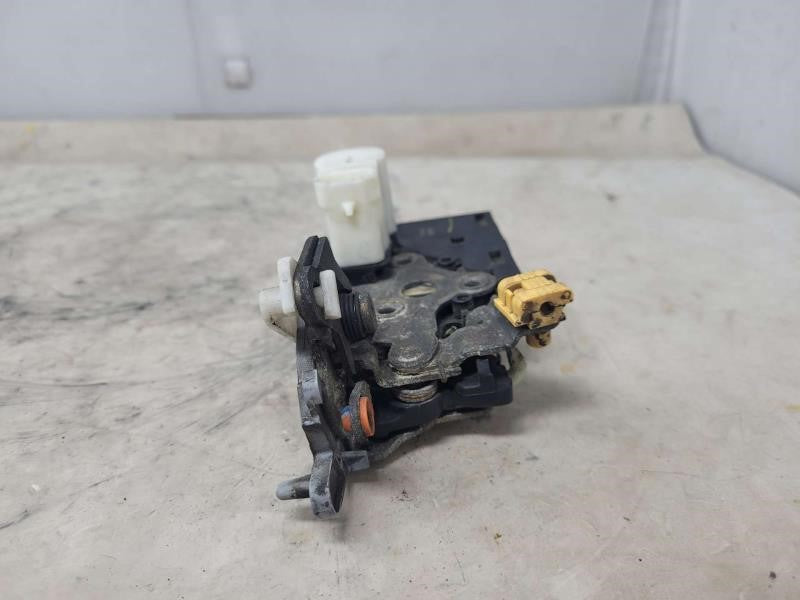 2005 ESCALADE LH DRIVER REAR DOOR LATCH LOCK ACTUA 1128 - image 5