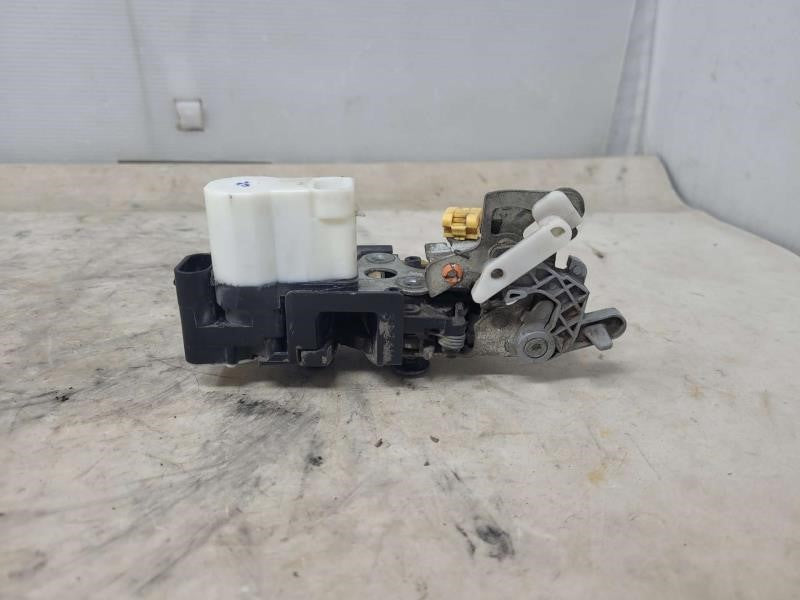 2006 ESCALADE LH DRIVER REAR DOOR LATCH LOCK ACTUA 1130 - image 4