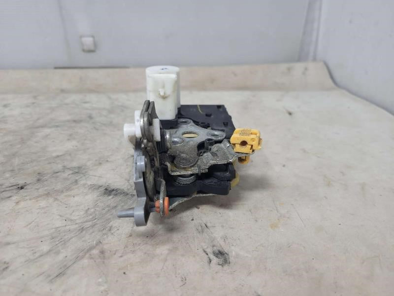 2006 ESCALADE LH DRIVER REAR DOOR LATCH LOCK ACTUA 1130 - image 5