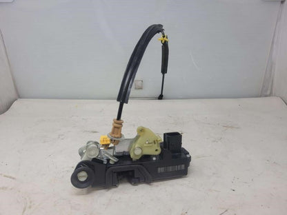 2007 ESCALADE RH PASSENGER REAR DOOR LATCH LOCK AC 1131 - image 1